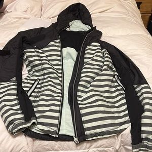 Lululemon get up and glow sea green stripe